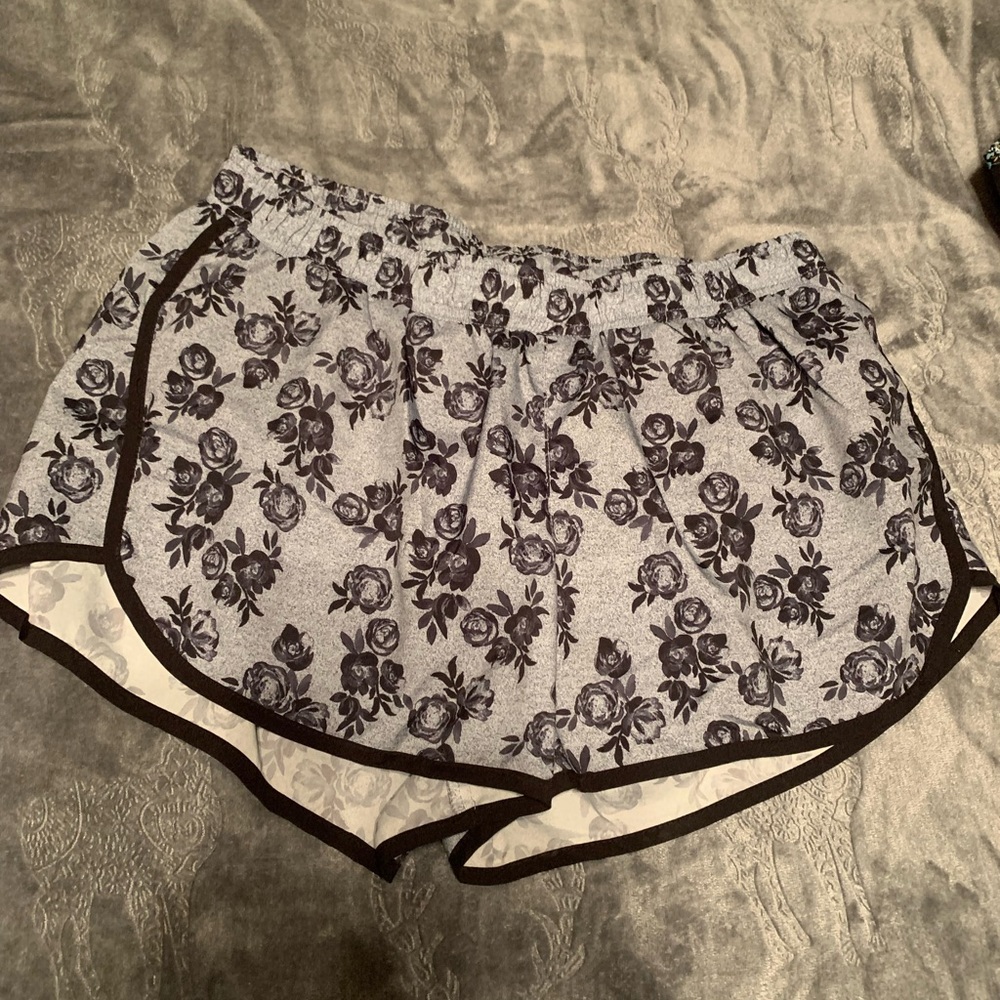 OLD NAVY ACTIVE SHORTS